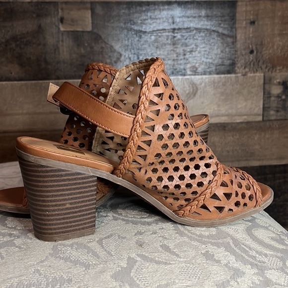 Report R2 Slingback Brown Sandals Size 8 - Picture 8 of 10